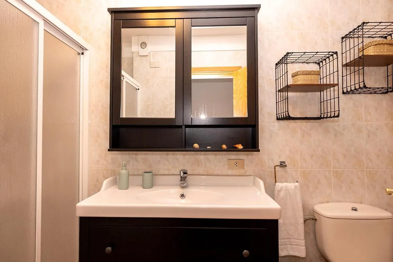 Artistic Beachfront Apartment Radazul Espagne