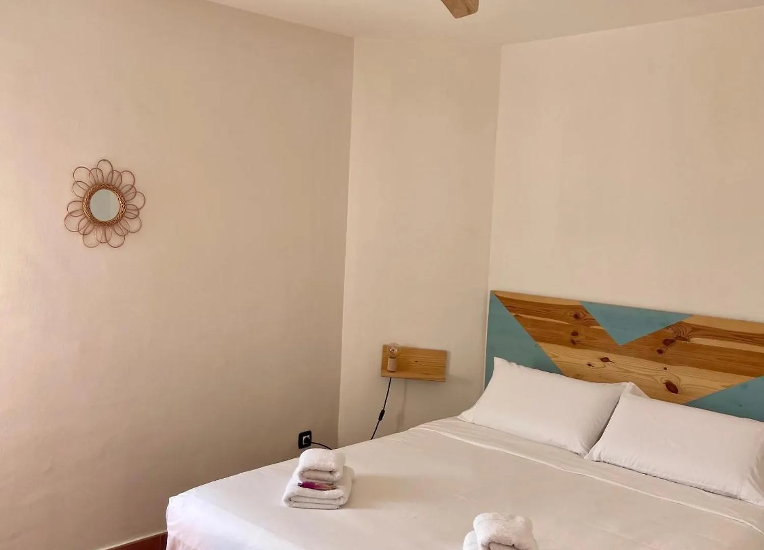 Artistic Beachfront Apartment Radazul 0*,  Espagne